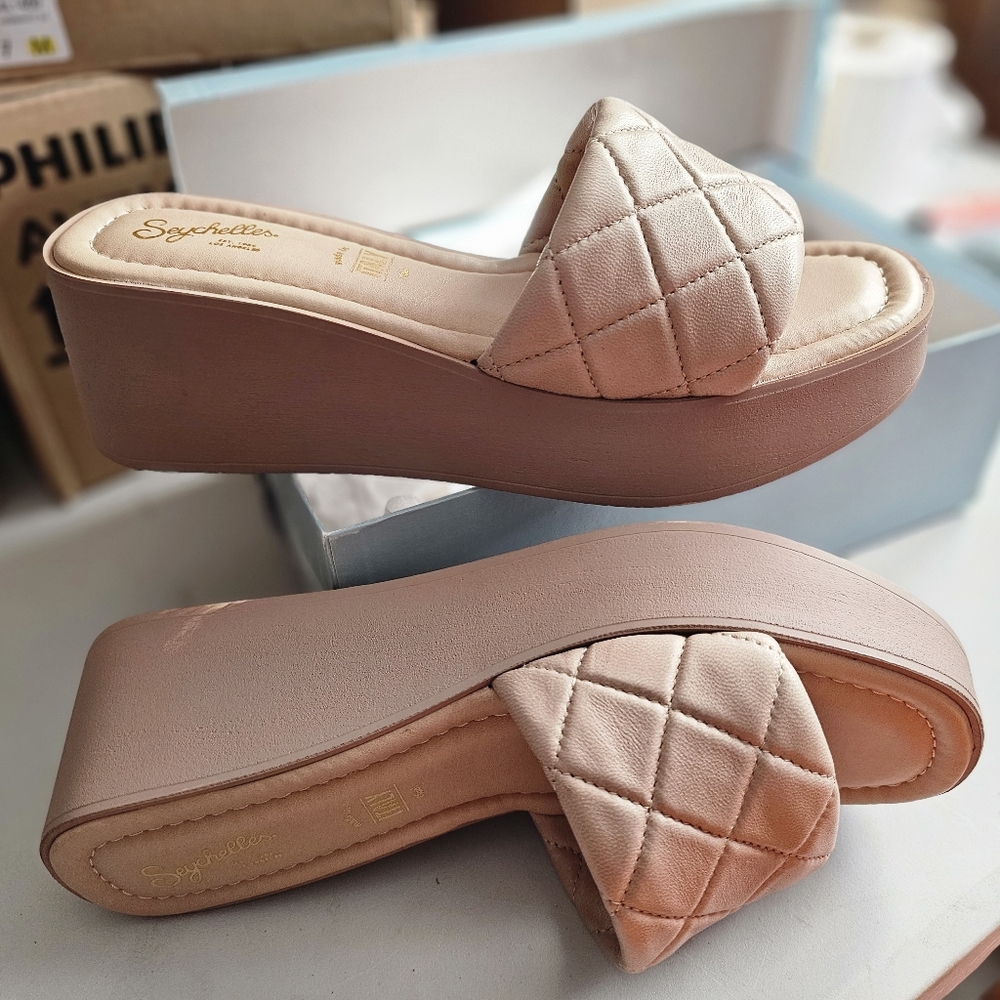 Seychelles Quilted Nude Wedge Sandals Size 11